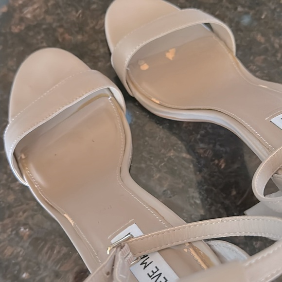 Steve Madden Carrson Leather Nude Block Heels 🤎 - Picture 5 of 9